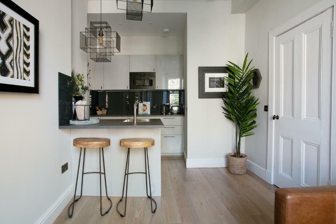 Holyrood Park City Centre Apartment Edimburgo Esterno foto