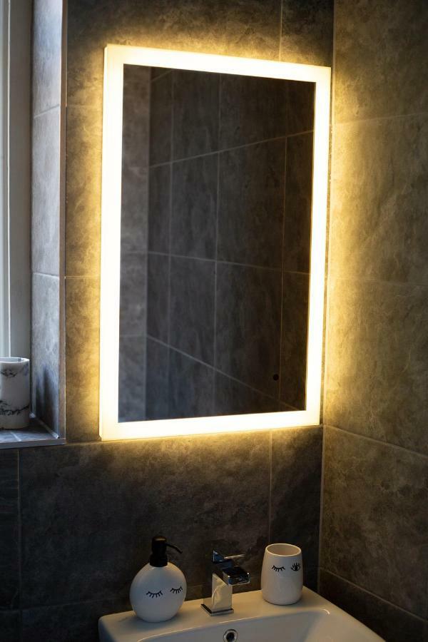 Holyrood Park City Centre Apartment Edimburgo Esterno foto