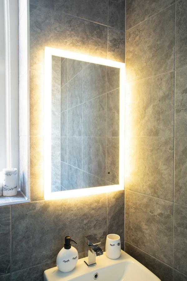 Holyrood Park City Centre Apartment Edimburgo Esterno foto