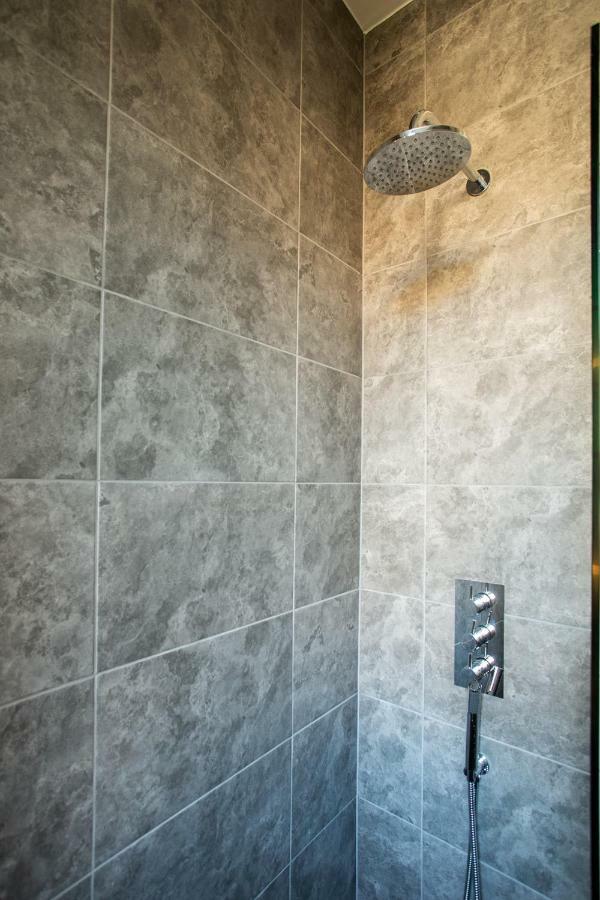 Holyrood Park City Centre Apartment Edimburgo Esterno foto